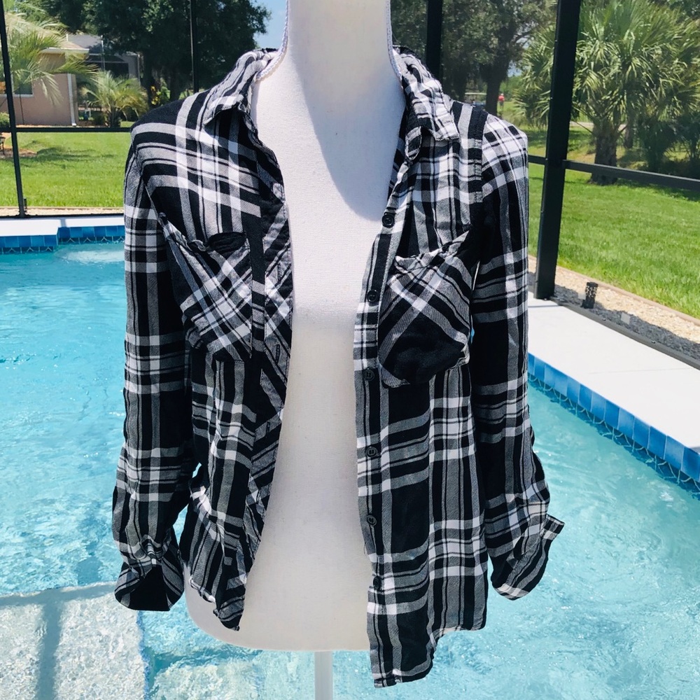 ⭐️Flannel button down⭐️